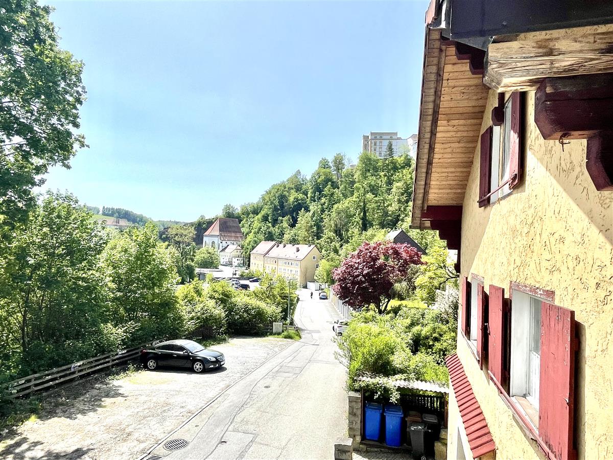 Einzigartiges Einfamilienhaus mit PV/Solarthermie und verwunschenem Garten