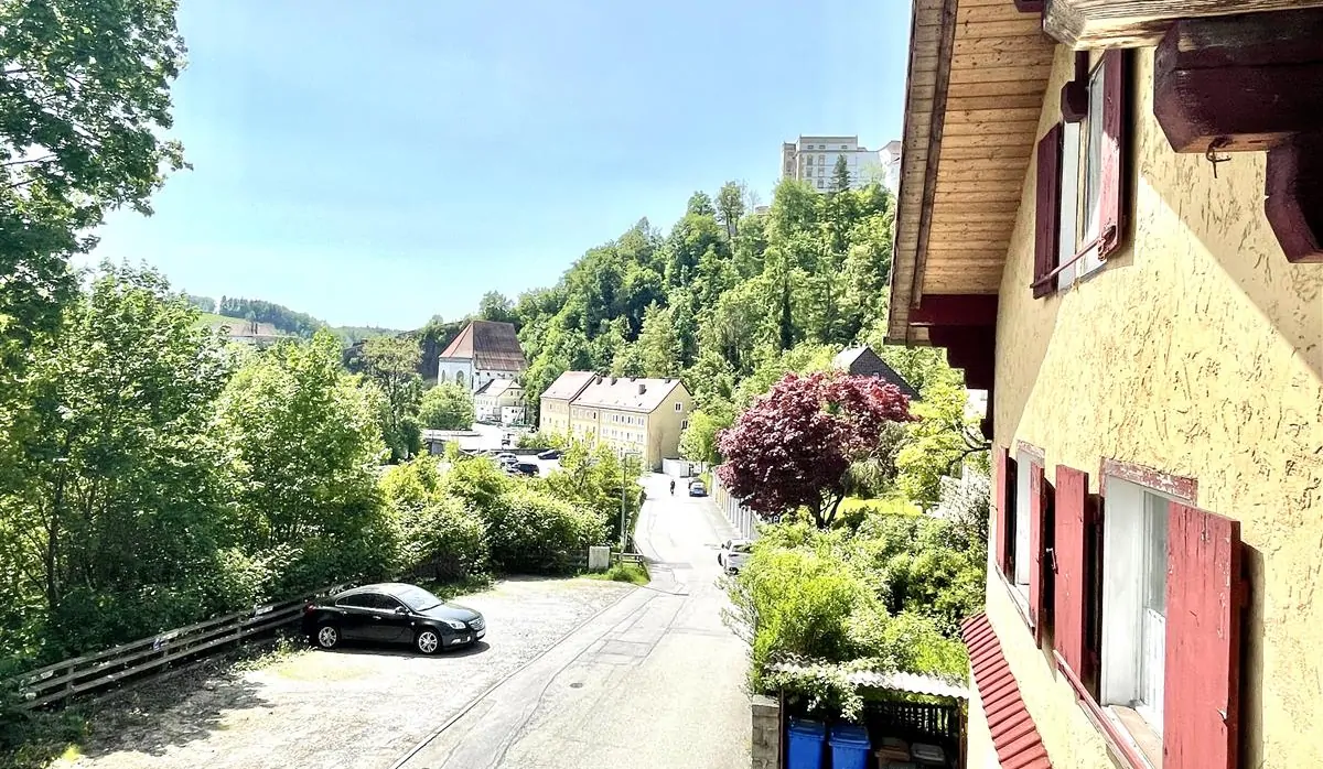 Einzigartiges Einfamilienhaus mit PV/Solarthermie und verwunschenem Garten