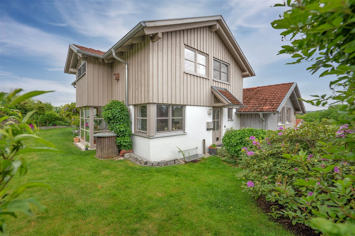 Sonniges Zuhause mit tollem Garten, Weitblick, Photovoltaik mit Speicher und Garage