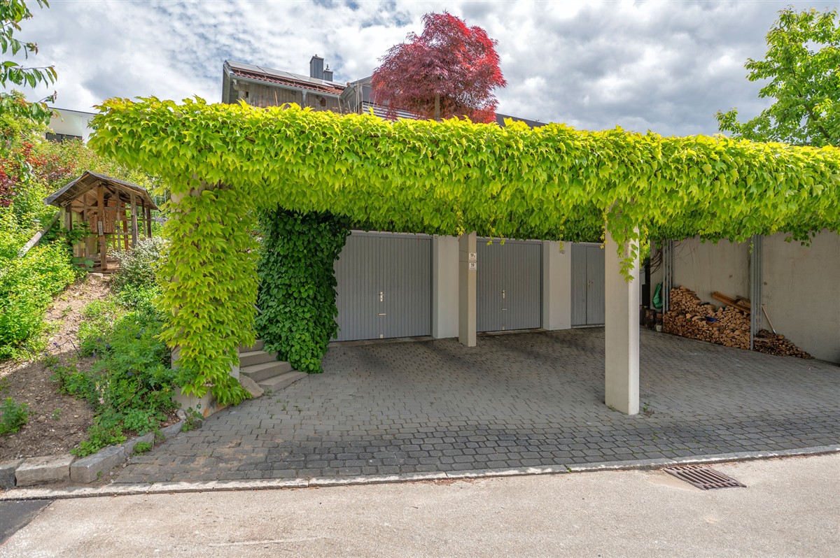 Sonniges Zuhause mit tollem Garten, Weitblick, Photovoltaik mit Speicher und Garage