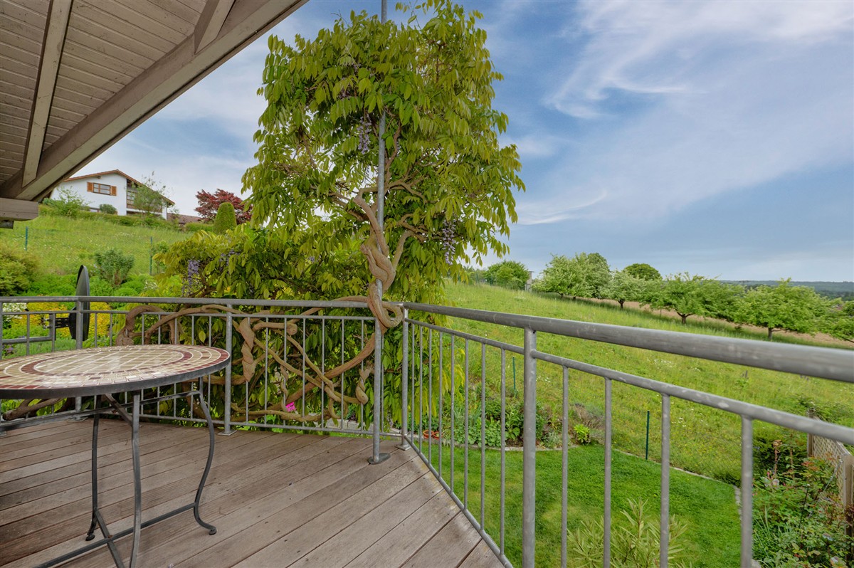 Sonniges Zuhause mit tollem Garten, Weitblick, Photovoltaik mit Speicher und Garage