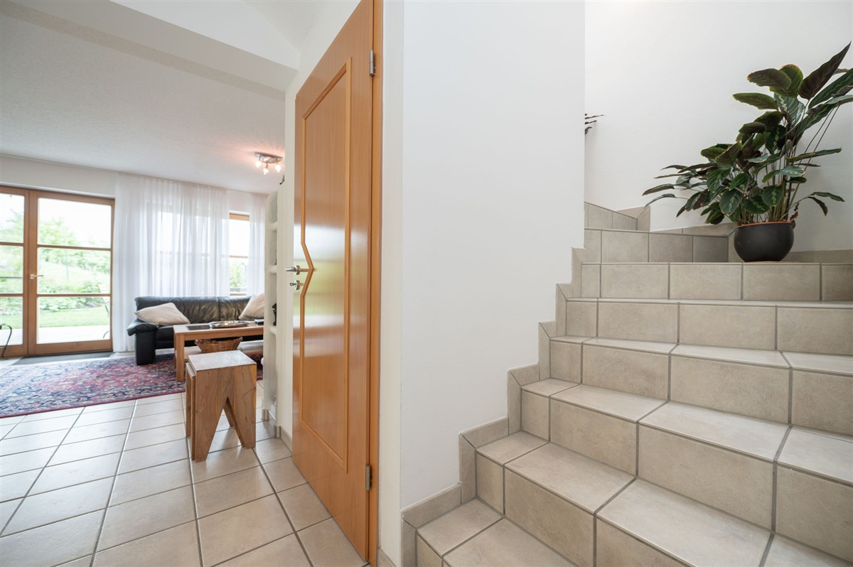 Sonniges Zuhause mit tollem Garten, Weitblick, Photovoltaik mit Speicher und Garage