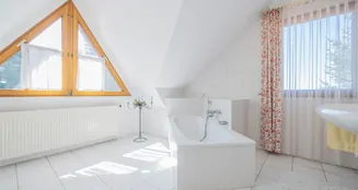 von_poll_real_estate_property_25166014_image_20