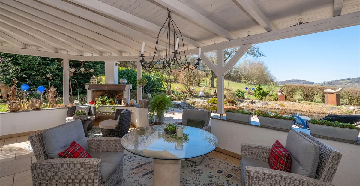 überdachte Terrasse