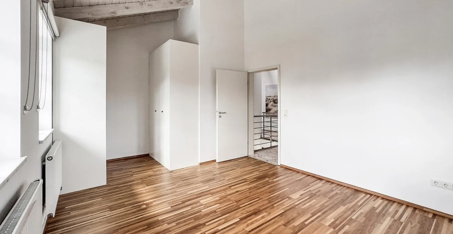 Mediterrane Traumvilla mit Außen-Pool, Fitness-Pavillon und Doppelgarage