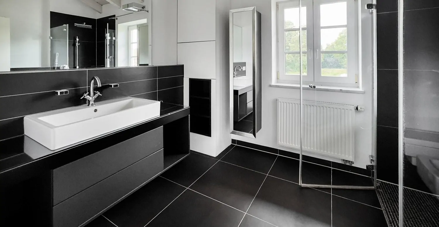 Mediterrane Traumvilla mit Außen-Pool, Fitness-Pavillon und Doppelgarage