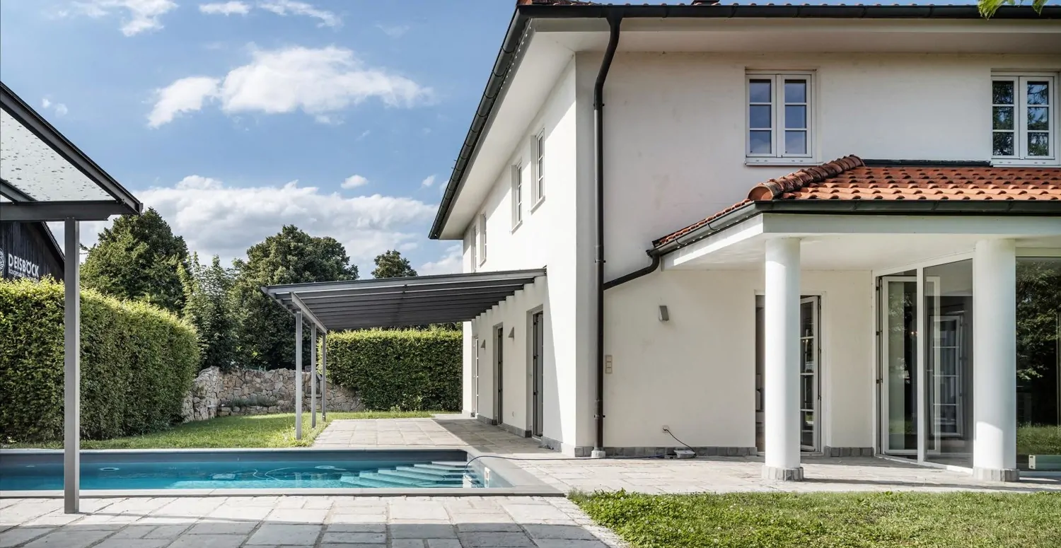 Mediterrane Traumvilla mit Außen-Pool, Fitness-Pavillon und Doppelgarage