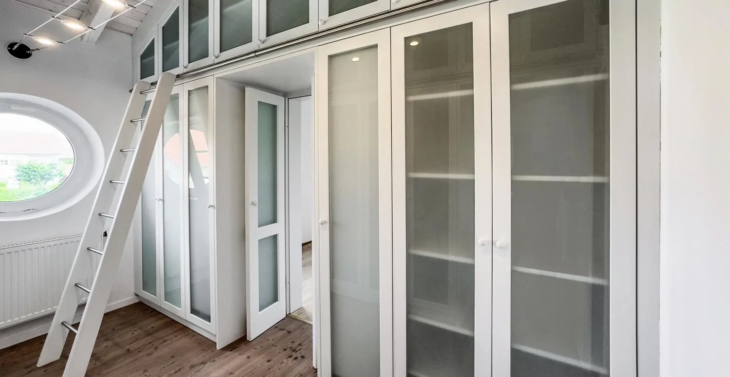 Mediterrane Traumvilla mit Außen-Pool, Fitness-Pavillon und Doppelgarage