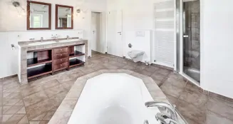 von_poll_real_estate_property_25166030_image_14