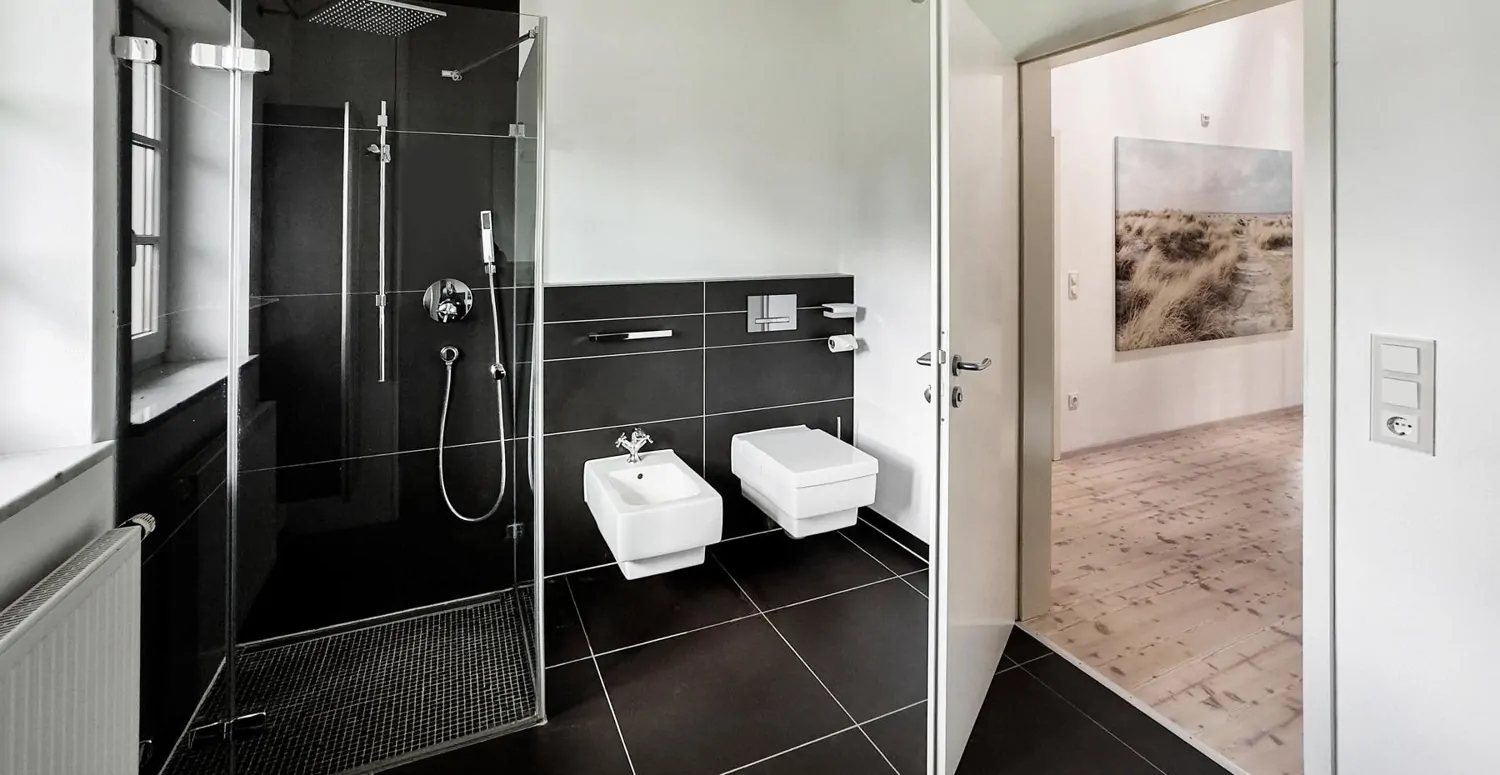 Mediterrane Traumvilla mit Außen-Pool, Fitness-Pavillon und Doppelgarage