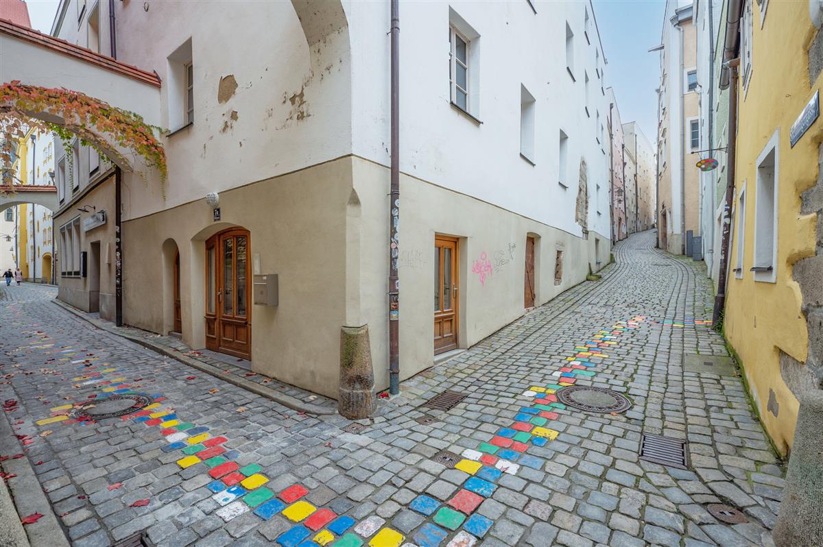 Nähe Residenzplatz: Klassisch-schöne, renovierte Altbauwhg. im Schiffmeisterhaus