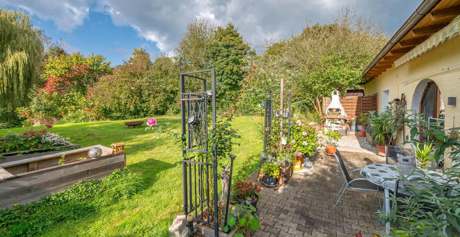 Mehrfamilienhaus mit 4 Wohnungen erweiterbar auf 8 Wohnungen