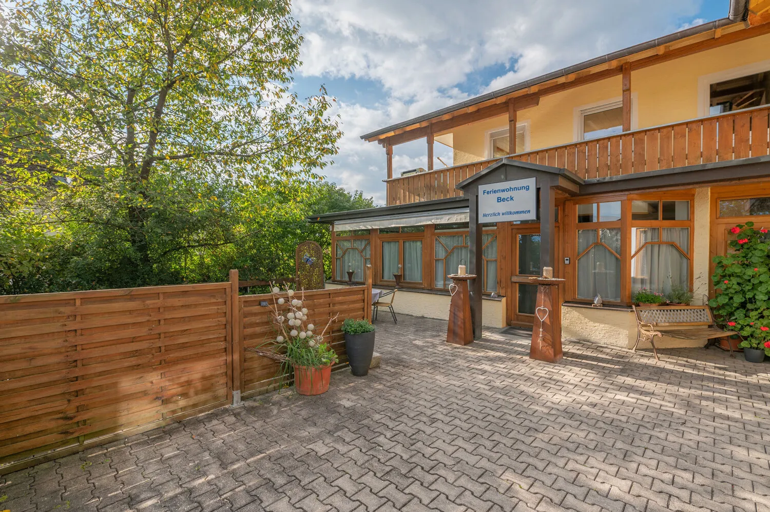 Mehrfamilienhaus mit 4 Wohnungen erweiterbar auf 8 Wohnungen