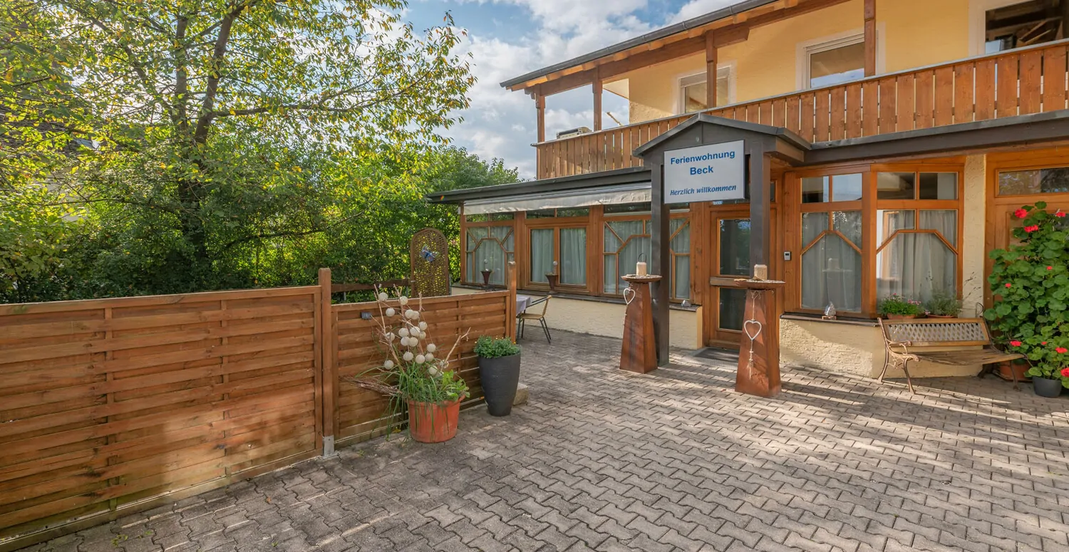 Mehrfamilienhaus mit 4 Wohnungen erweiterbar auf 8 Wohnungen