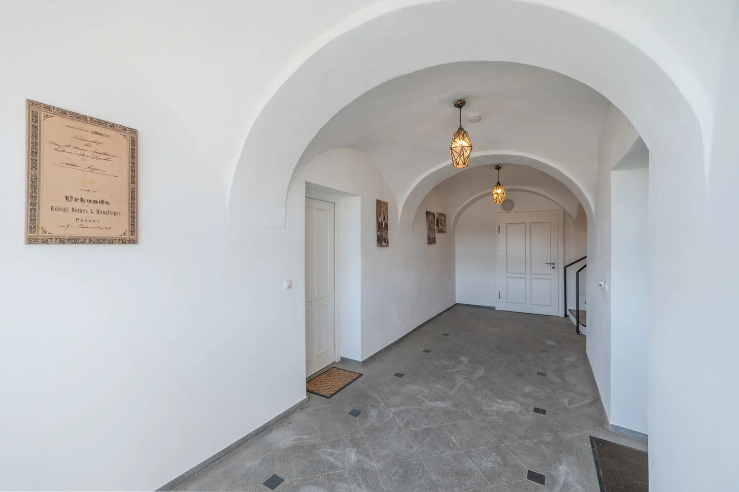 Citynahe Lage: 5-Zimmer-Wohnung mit spektakulärem Felsengarten