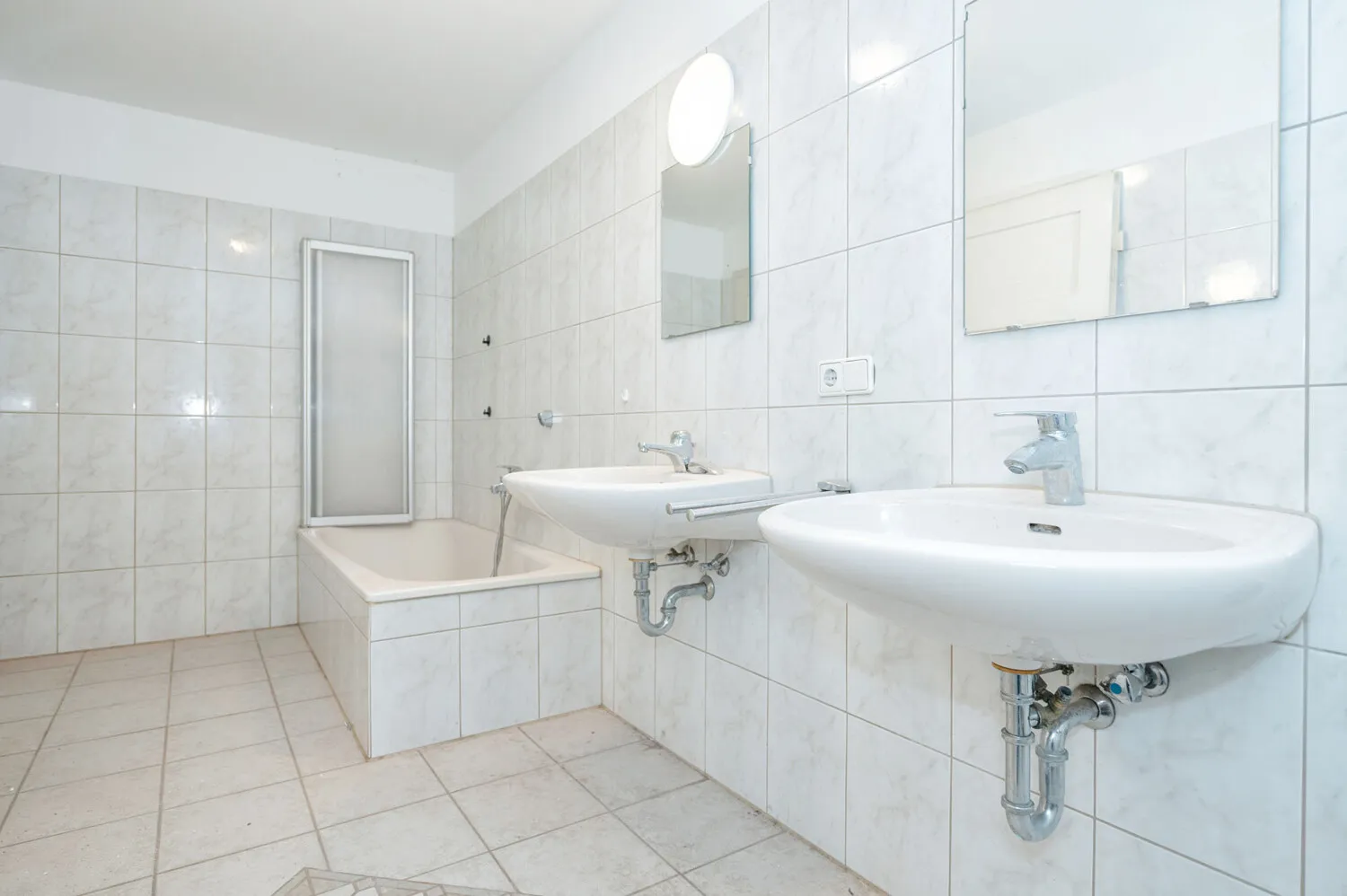 Citynahe Lage: 5-Zimmer-Wohnung mit spektakulärem Felsengarten