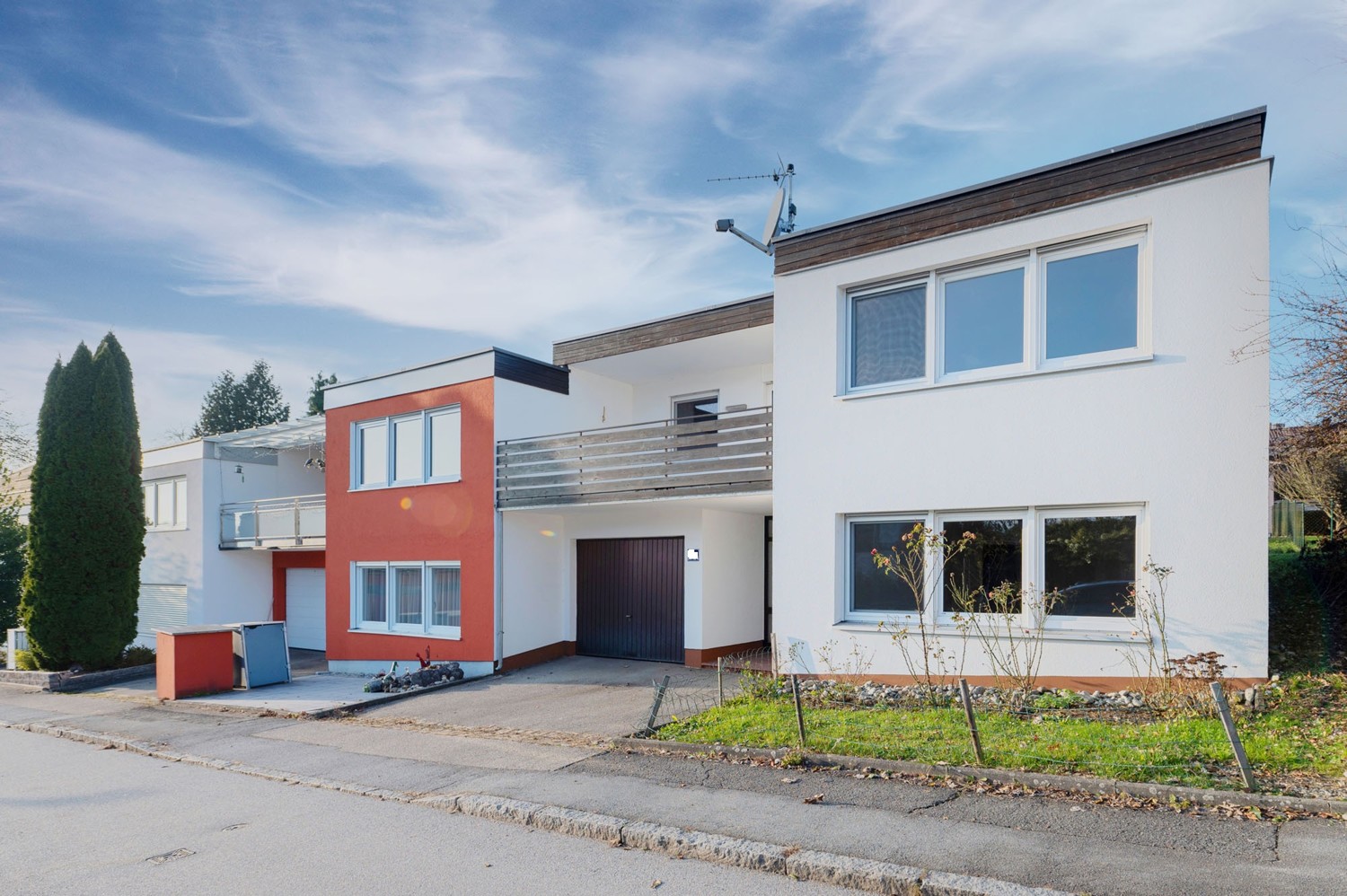 Gepflegtes Einfamilienhaus mit sonniger Balkon-Terrasse