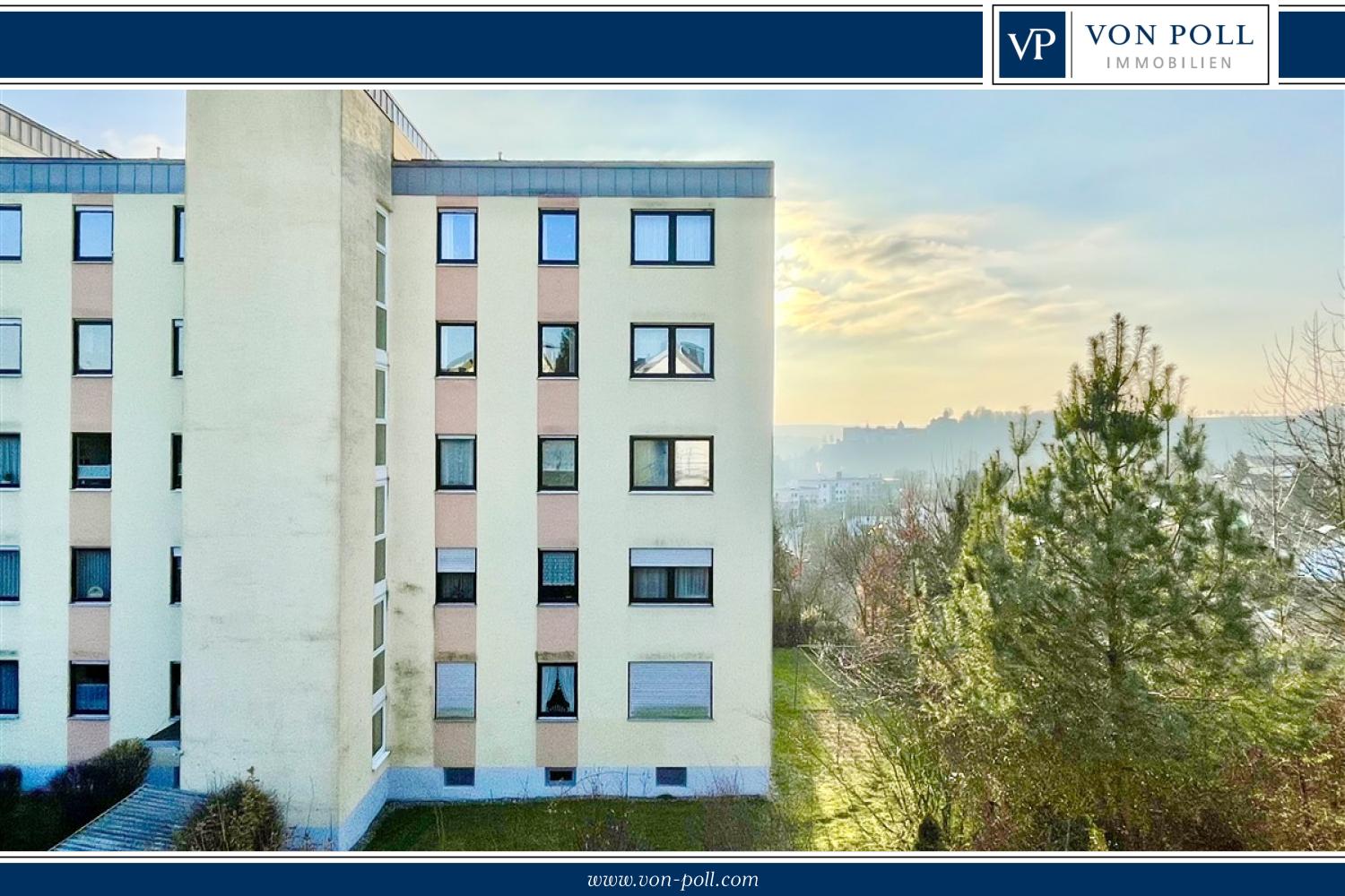 Schöne 3-Zi.-Whg. mit EBK, Balkon, TG-Platz und Fernblick