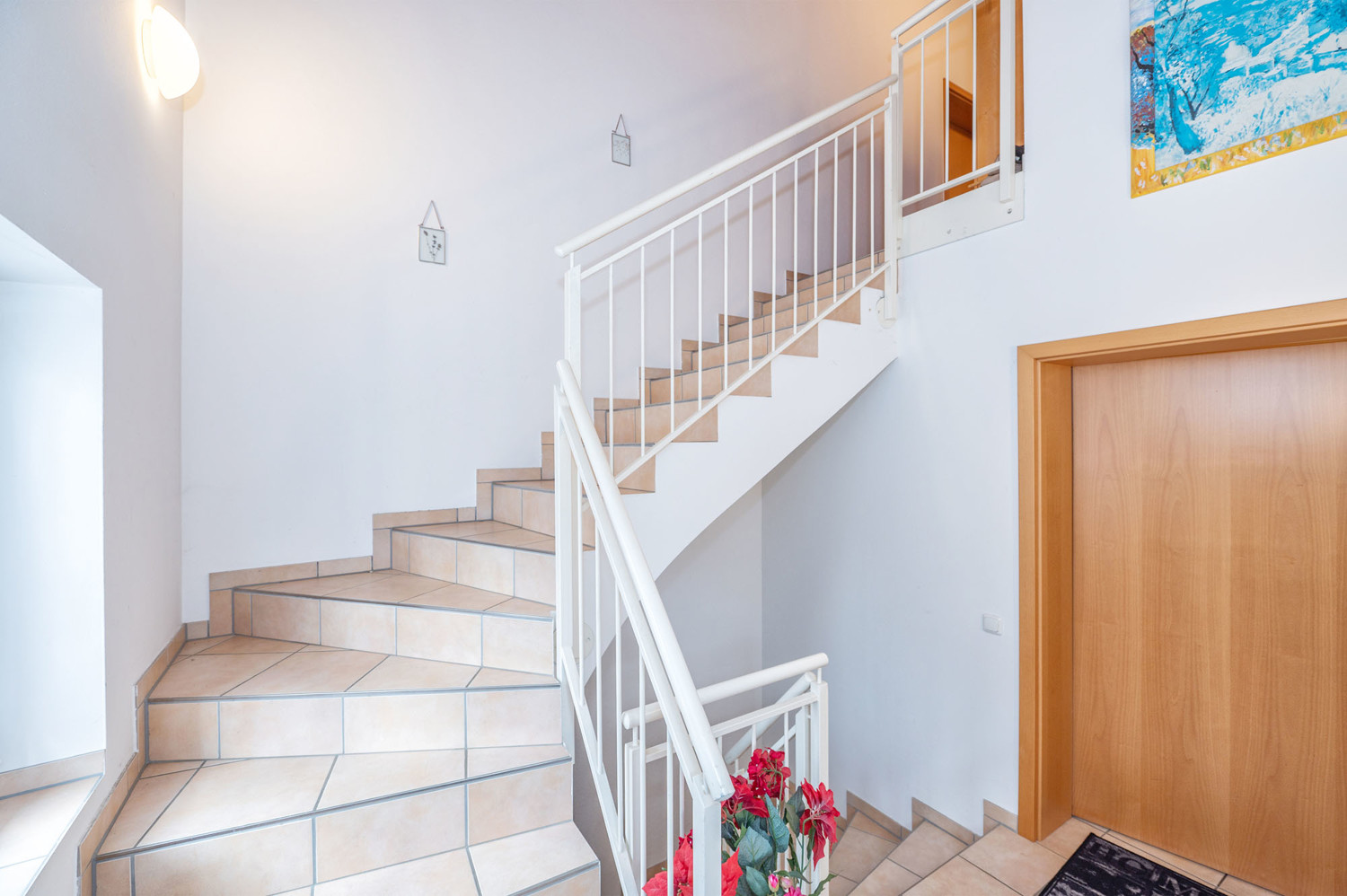 Einfamilienhaus mit Einliegerwohnung mit schönem Fernblick