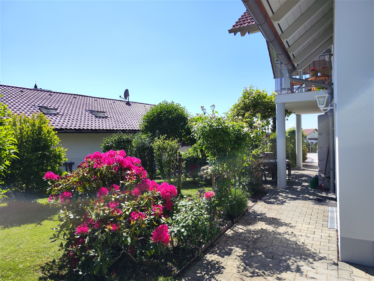 Einfamilienhaus mit Einliegerwohnung mit schönem Fernblick