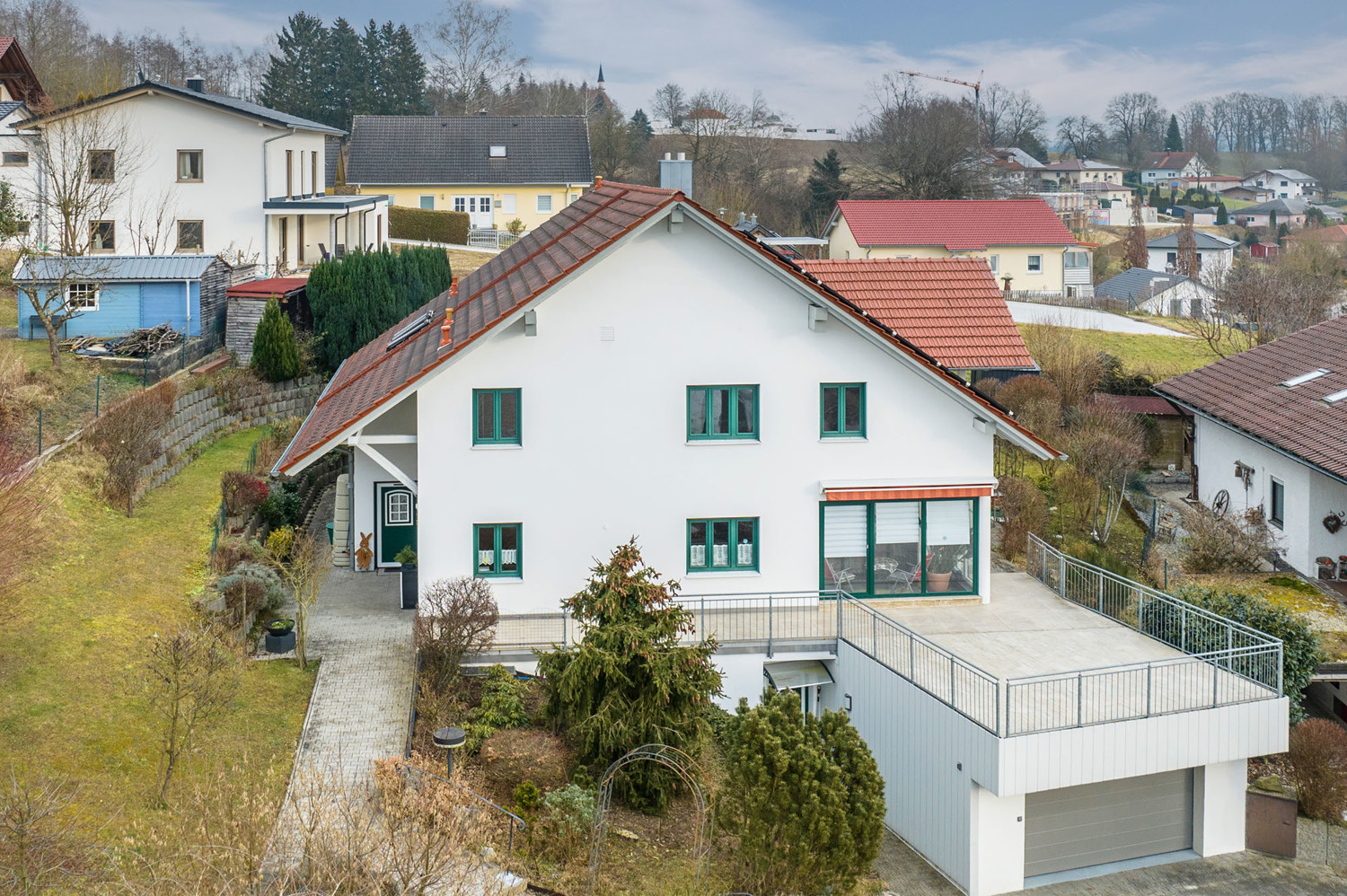 Einfamilienhaus mit Einliegerwohnung mit schönem Fernblick