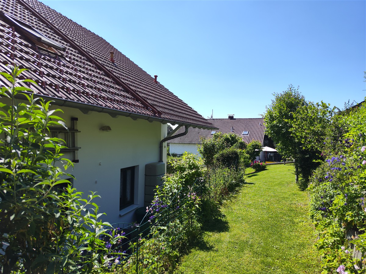 Einfamilienhaus mit Einliegerwohnung mit schönem Fernblick