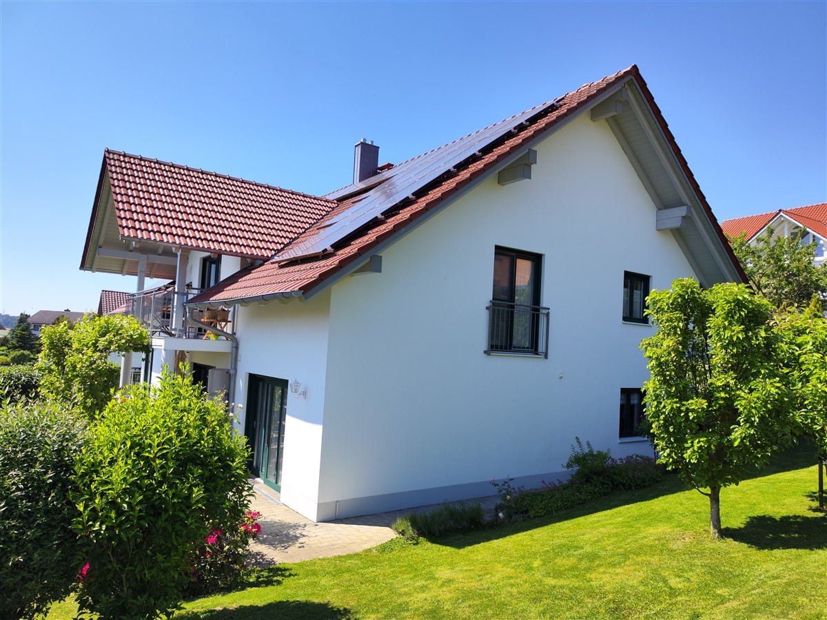 Einfamilienhaus mit Einliegerwohnung mit schönem Fernblick