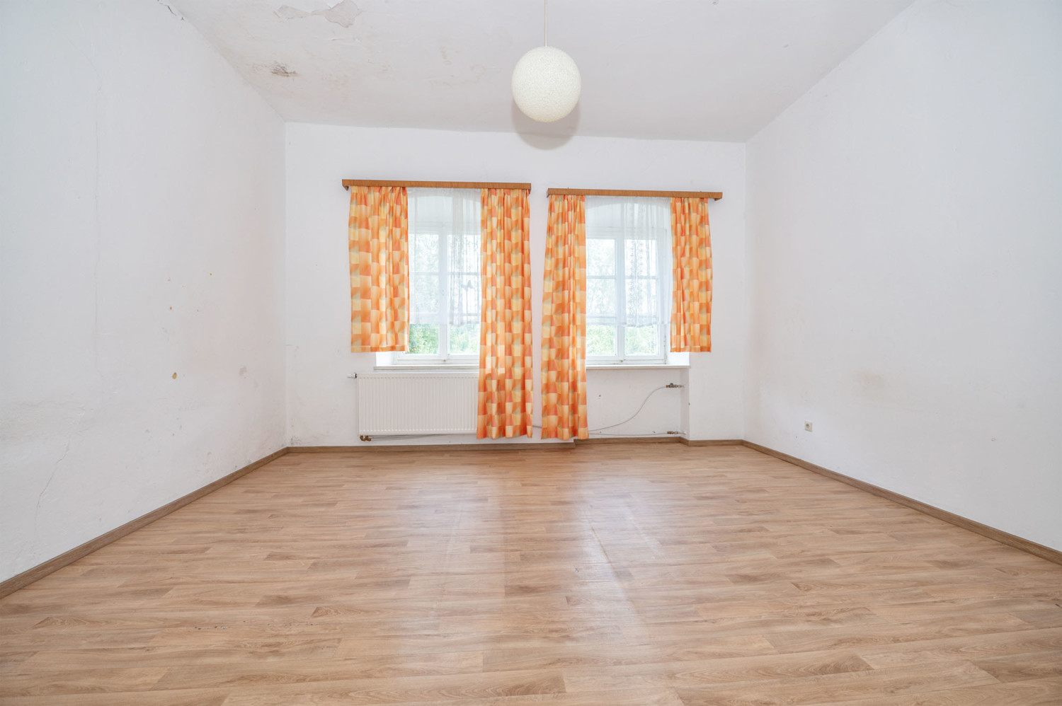 Bauträgergrundstück mit Gebäude-Ensemble incl. Denkmalschutz
Gebäude I mit gültiger Baugenehmigung