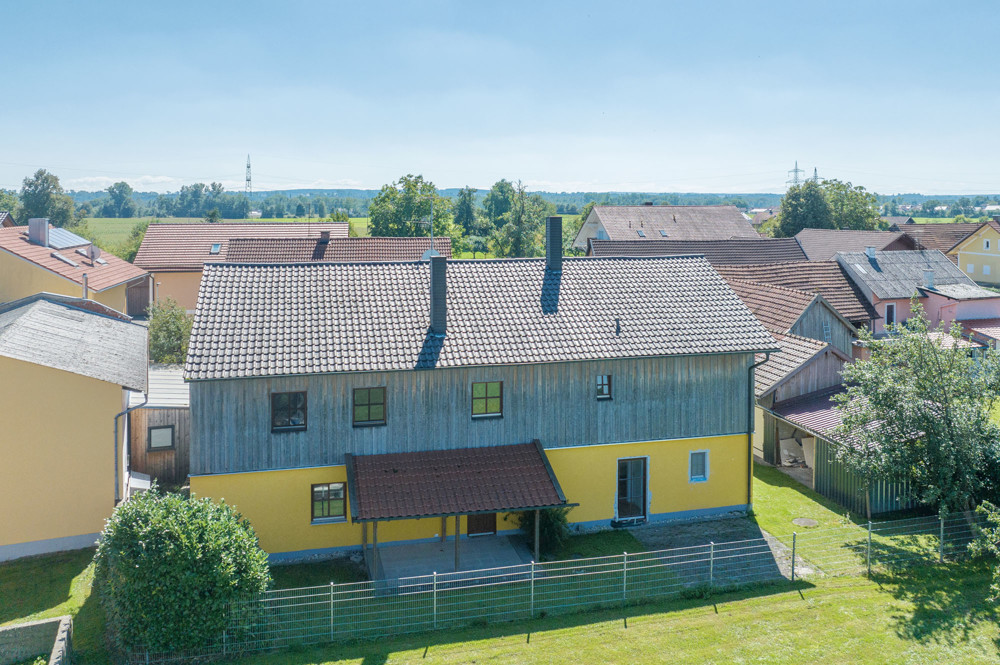 Sie brauchen Platz, für die große Familie oder für Wohnen und Gewerbe, hier finden Sie beides.