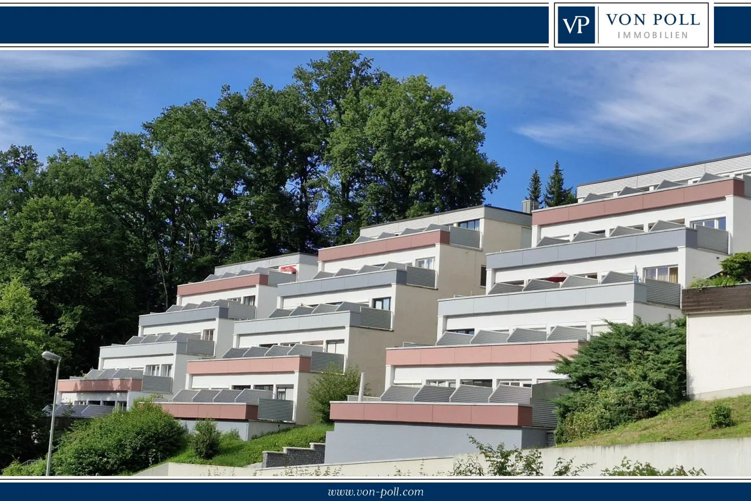 3 Zi.-Penthouse mit Weitblick und Garage: Lichtdurchflutetes Wohnen mit großer Sonnenterrasse