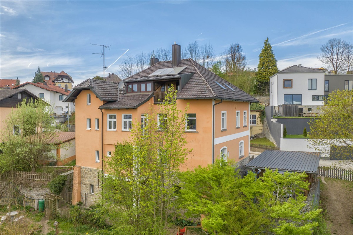 Top-Kapital-Anlage: Vollvermietetes Fünf-Parteien-Haus in zentraler Lage