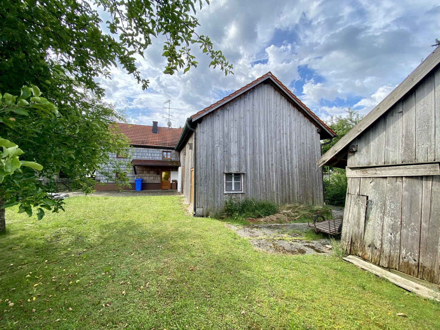 Denkmalgeschütztes, uriges Rottaler-Bauernhaus aus dem 
19. Jahrhundert