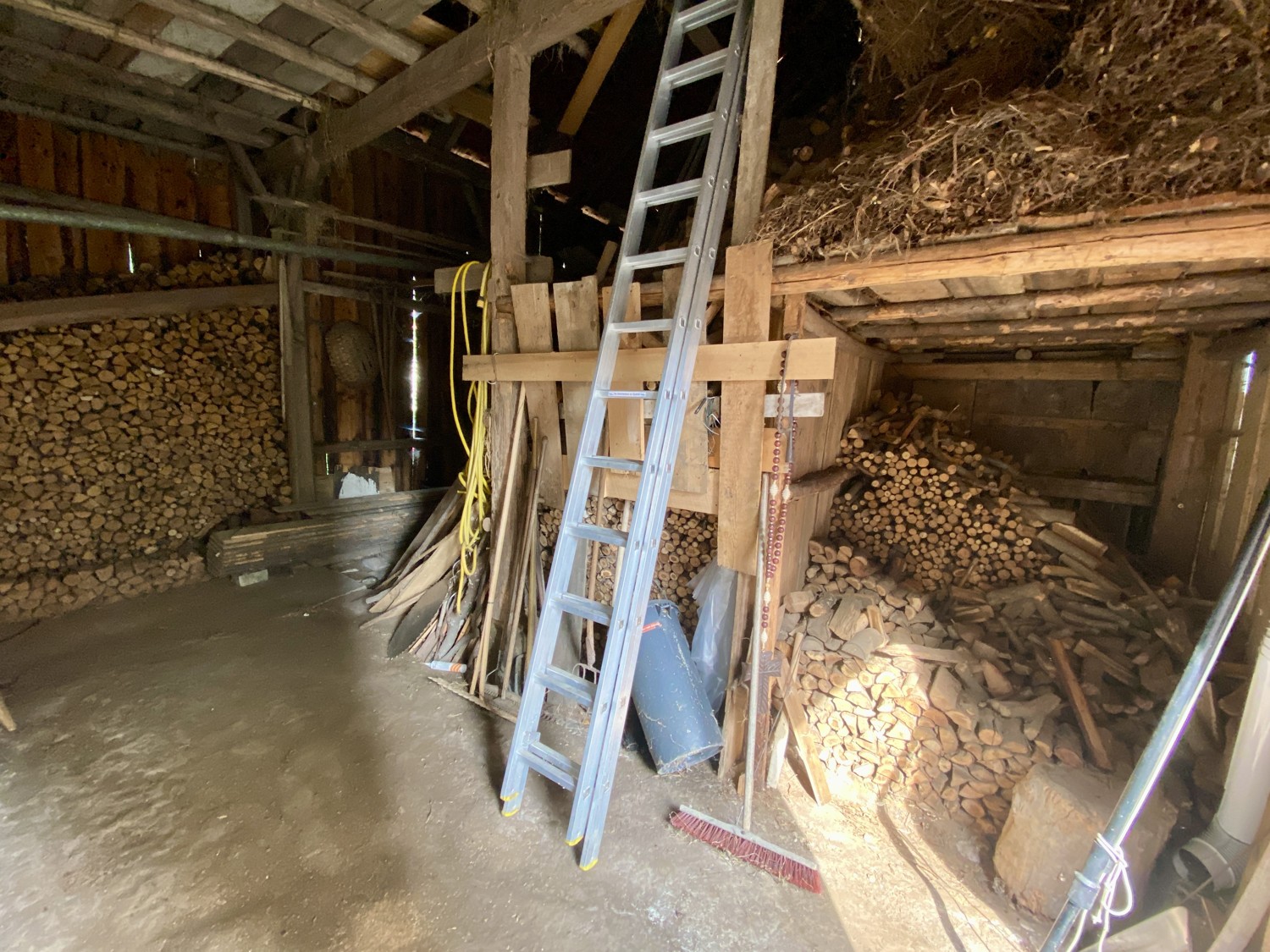 Denkmalgeschütztes, uriges Rottaler-Bauernhaus aus dem 
19. Jahrhundert