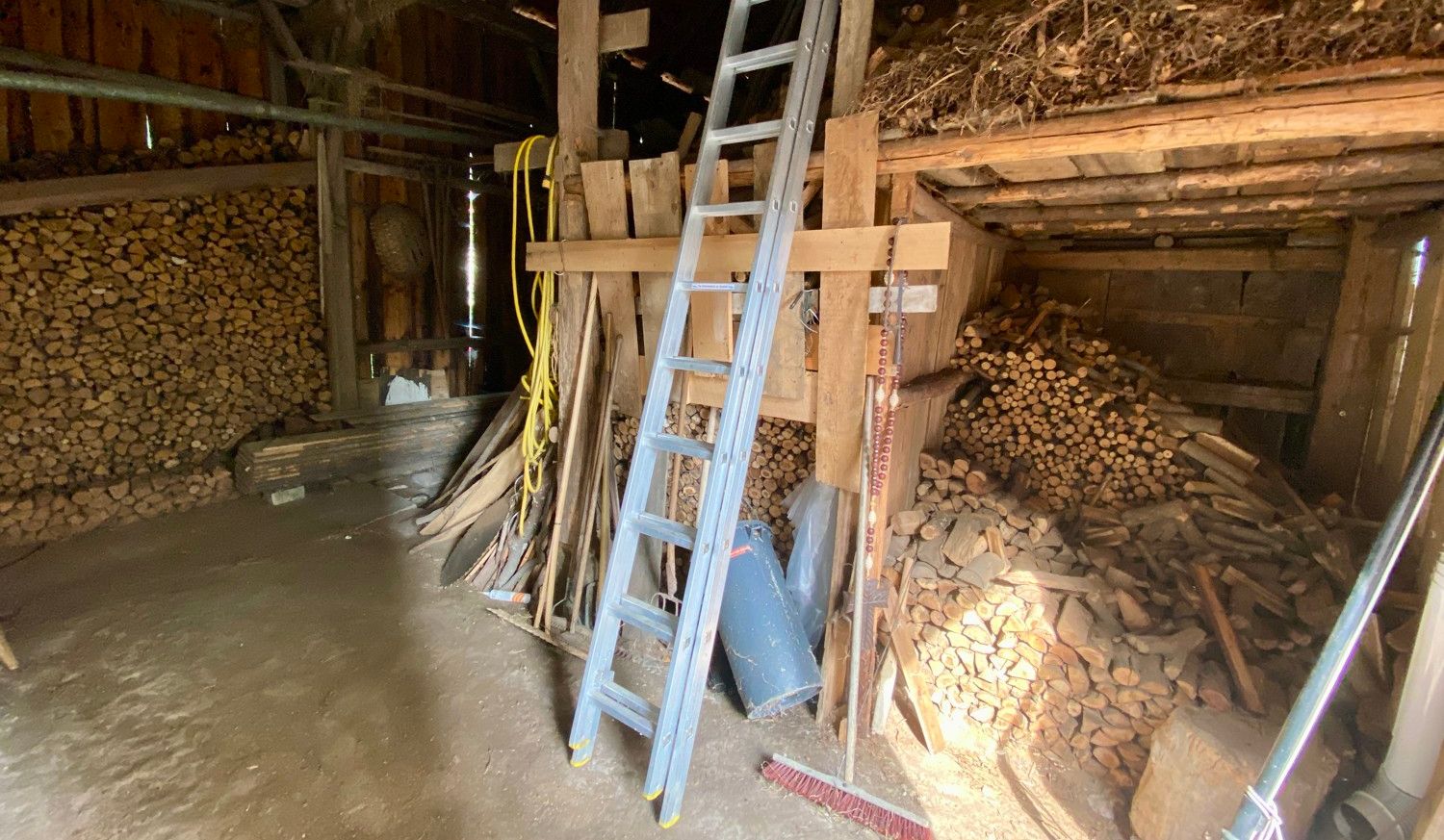 Denkmalgeschütztes, uriges Rottaler-Bauernhaus aus dem 
19. Jahrhundert