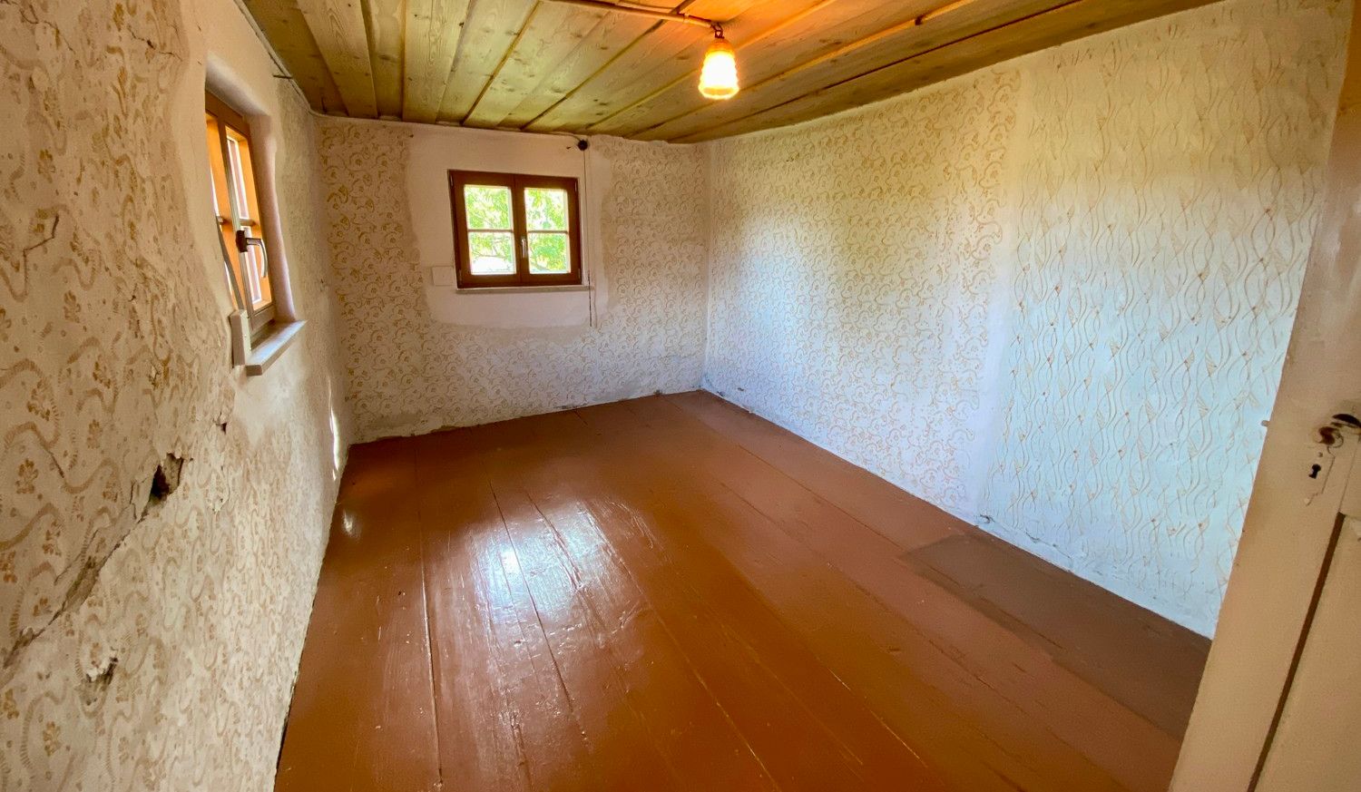Denkmalgeschütztes, uriges Rottaler-Bauernhaus aus dem 
19. Jahrhundert