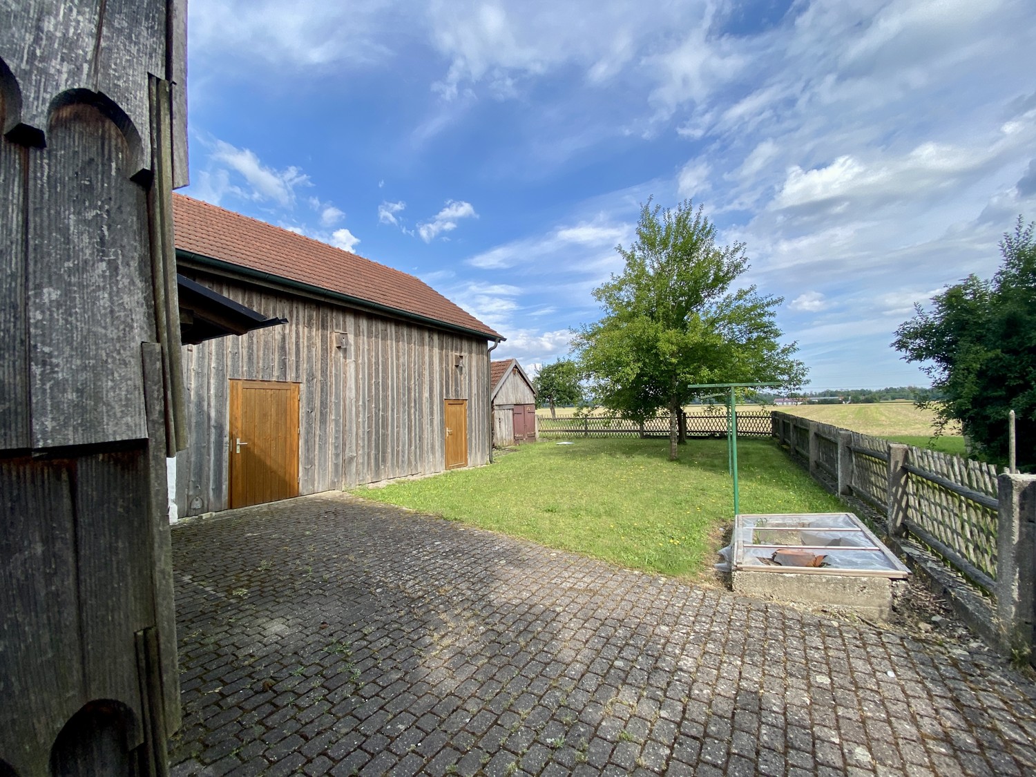 Denkmalgeschütztes, uriges Rottaler-Bauernhaus aus dem 
19. Jahrhundert