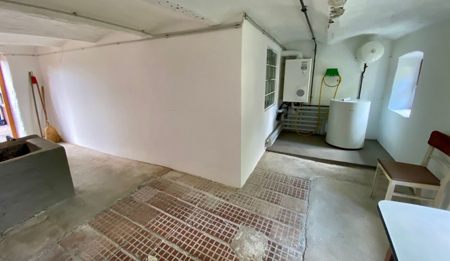 Denkmalgeschütztes, uriges Rottaler-Bauernhaus aus dem 
19. Jahrhundert