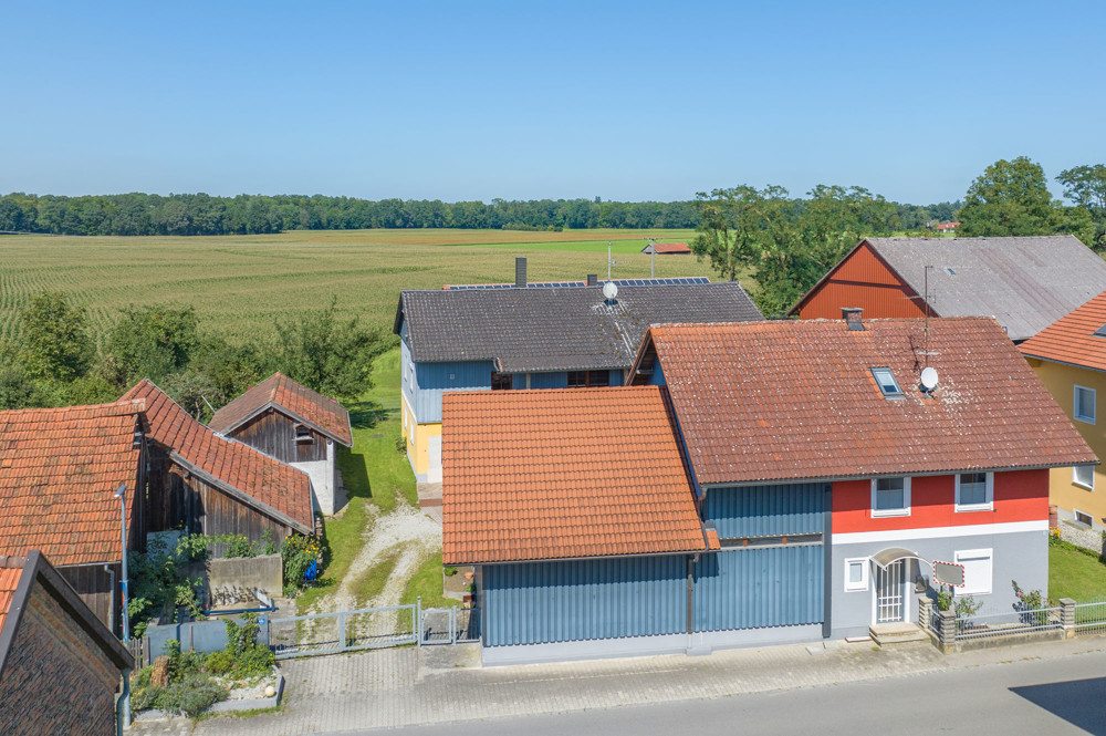 2 Häuser auf einem Grundstück mit Platz für die große Familie oder auch für Ihre Firma