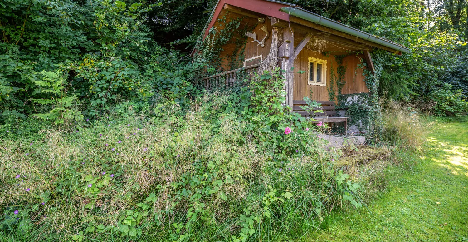 Ehemaliges landwirtschaftliches Anwesen mit 2 Wohnhäusern