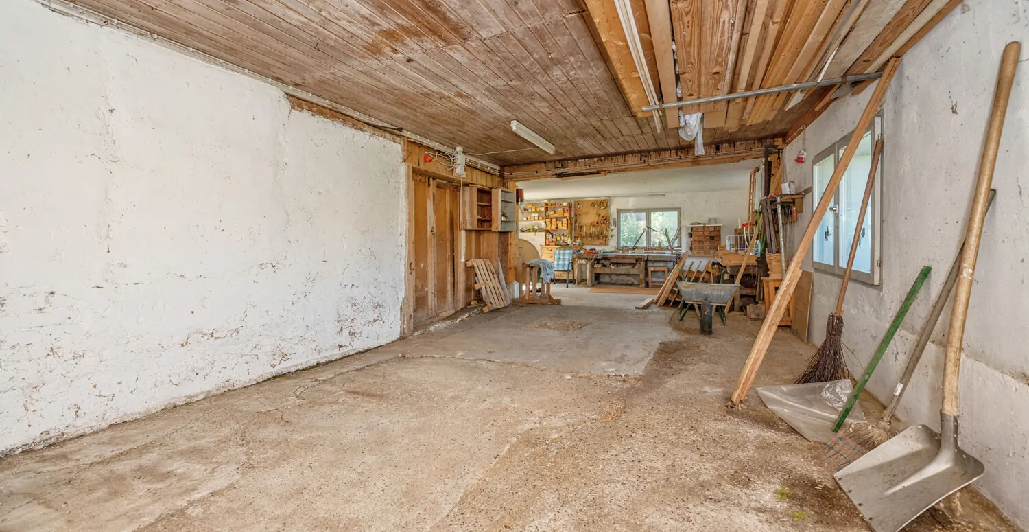 Ehemaliges landwirtschaftliches Anwesen mit 2 Wohnhäusern