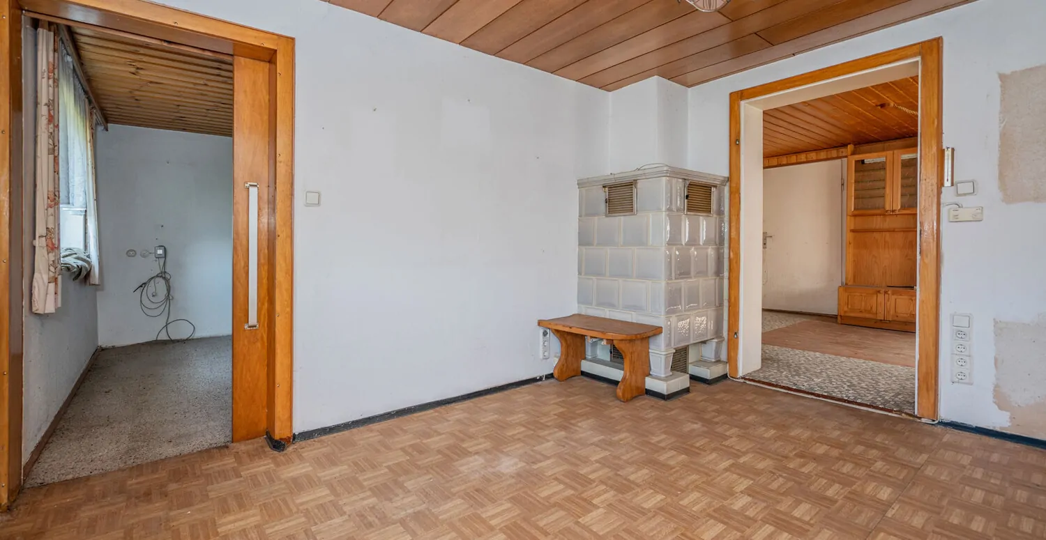 Ehemaliges landwirtschaftliches Anwesen mit 2 Wohnhäusern