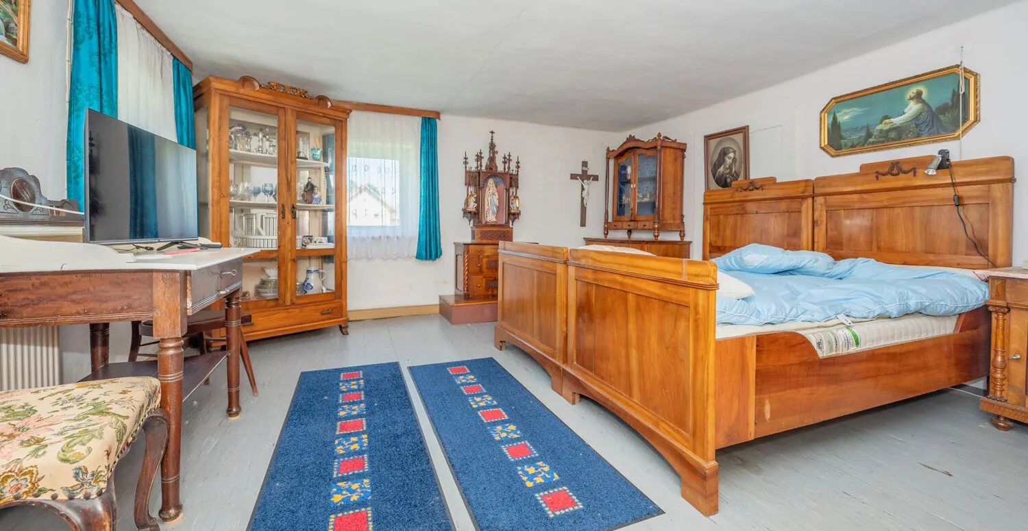 Ehemaliges landwirtschaftliches Anwesen mit 2 Wohnhäusern