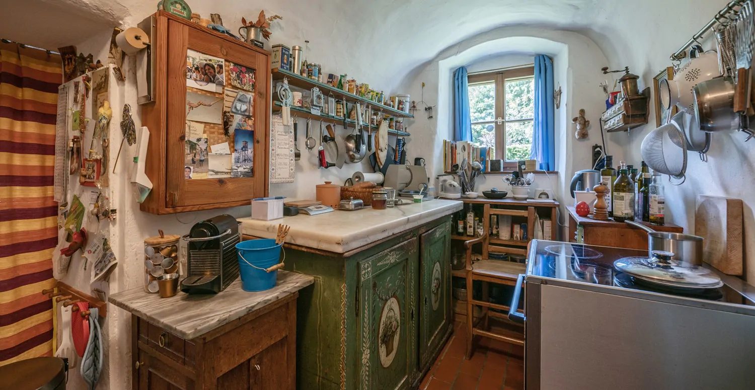 Denkmalgeschütztes Wohnhaus aus dem 18. Jahrhundert, ehemaliges Mühlengebäude in idyllischem Garten