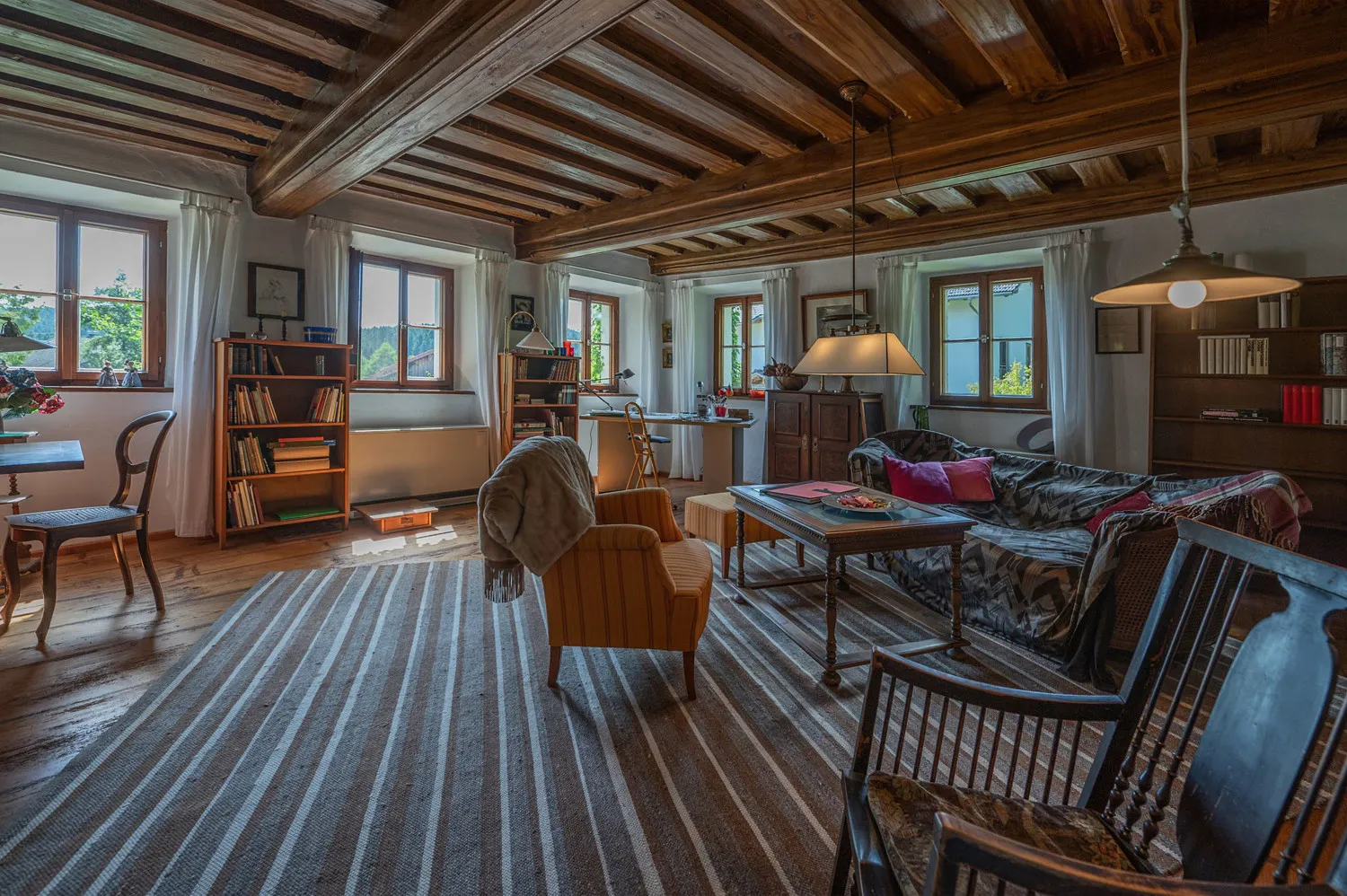 Denkmalgeschütztes Wohnhaus aus dem 18. Jahrhundert, ehemaliges Mühlengebäude in idyllischem Garten