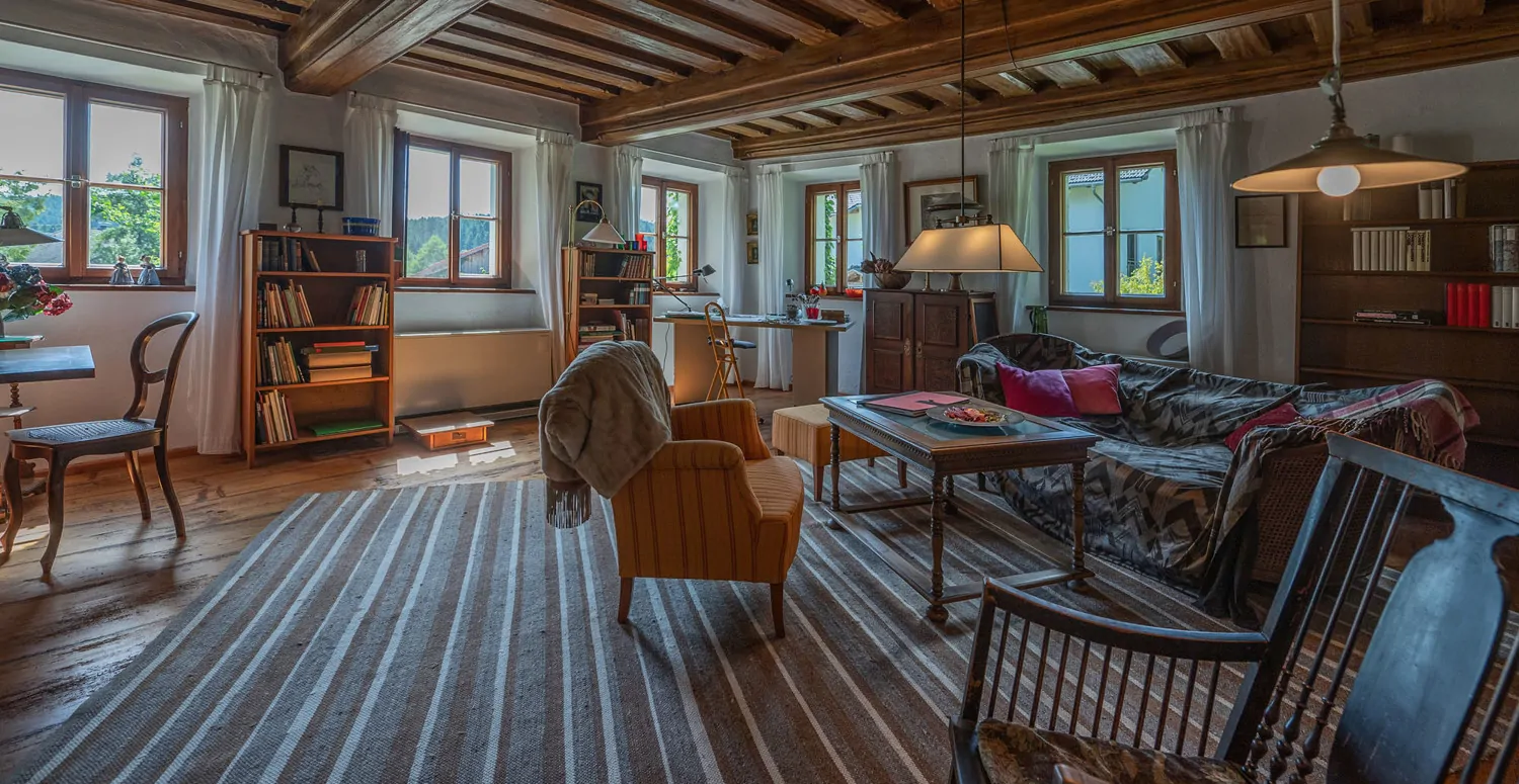 Denkmalgeschütztes Wohnhaus aus dem 18. Jahrhundert, ehemaliges Mühlengebäude in idyllischem Garten