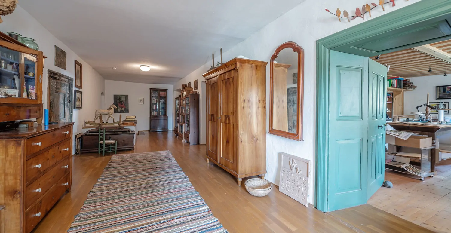 Denkmalgeschütztes Wohnhaus aus dem 18. Jahrhundert, ehemaliges Mühlengebäude in idyllischem Garten