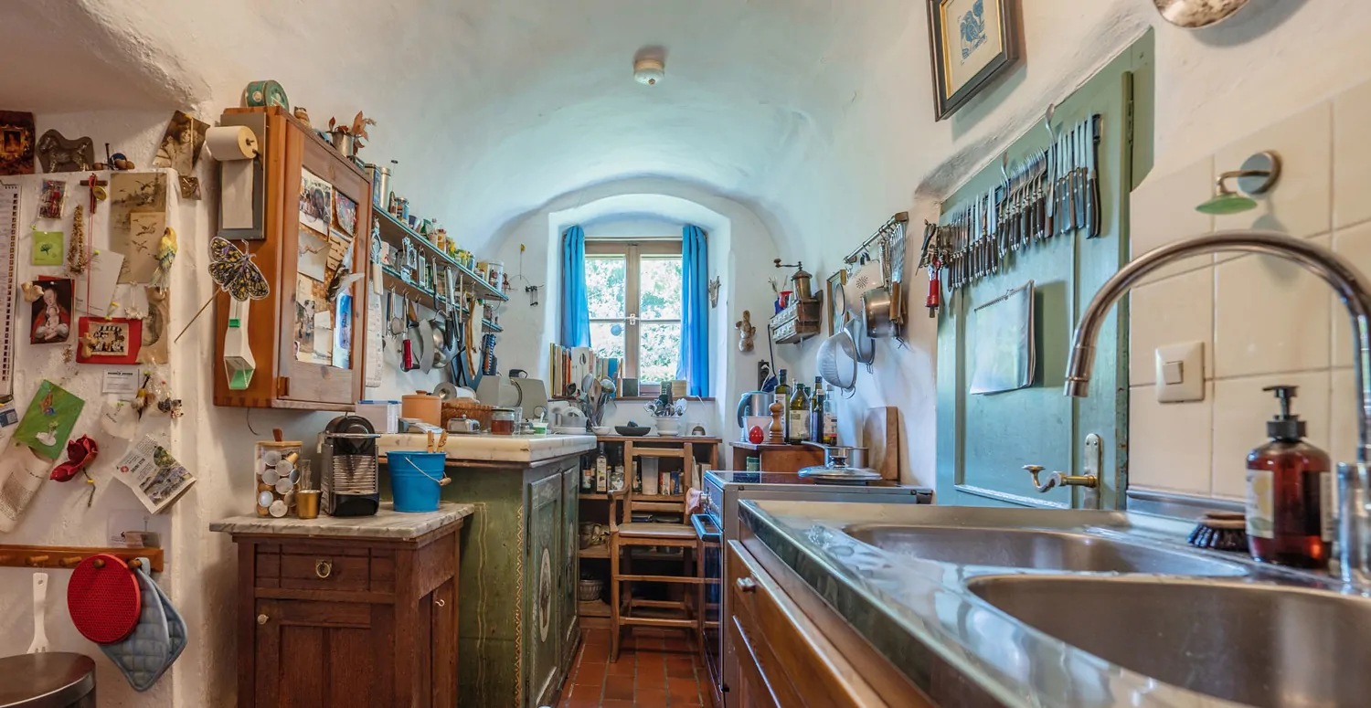 Denkmalgeschütztes Wohnhaus aus dem 18. Jahrhundert, ehemaliges Mühlengebäude in idyllischem Garten