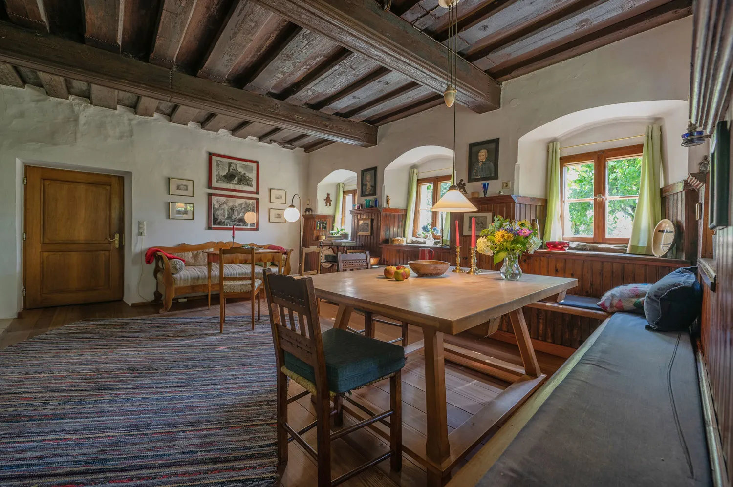 Denkmalgeschütztes Wohnhaus aus dem 18. Jahrhundert, ehemaliges Mühlengebäude in idyllischem Garten