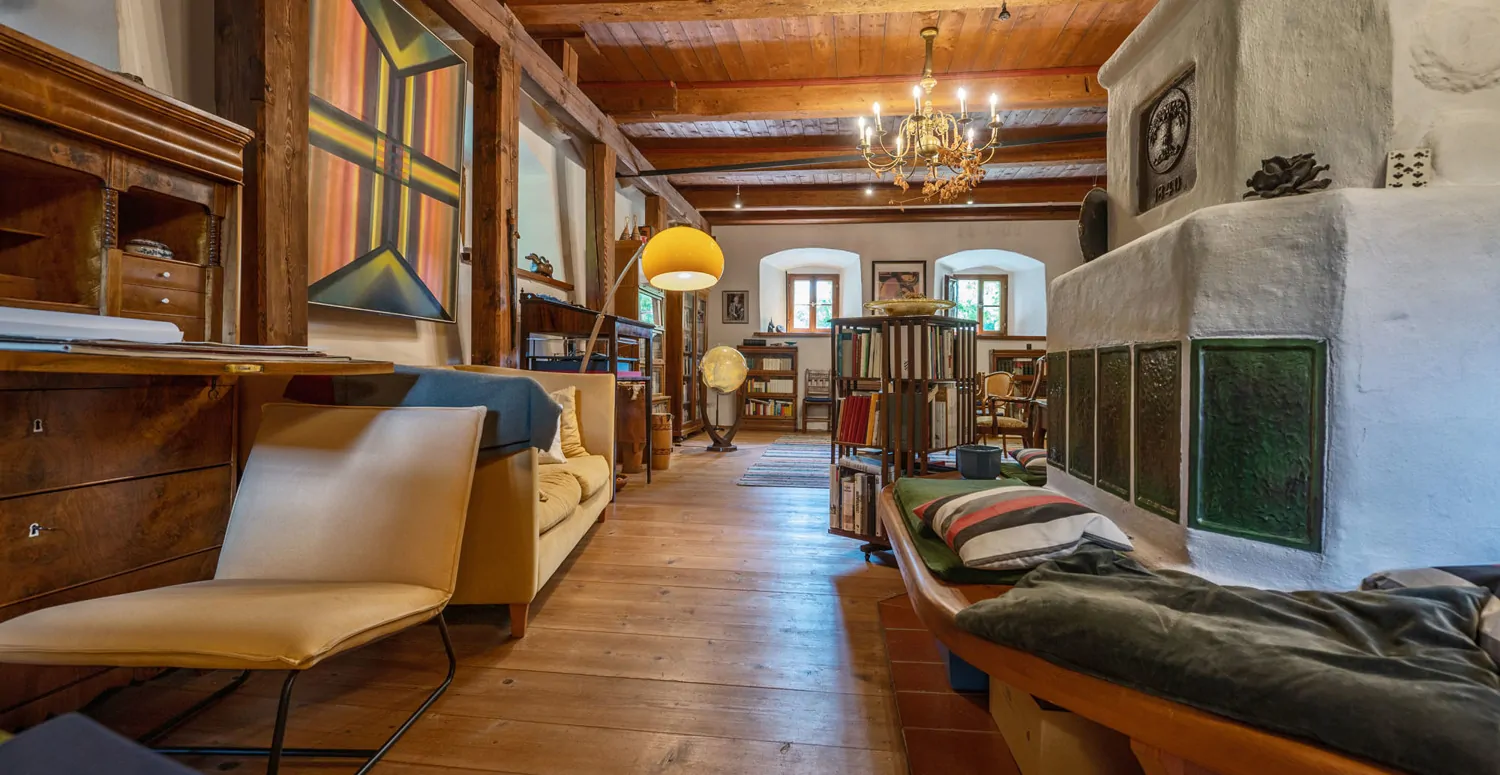 Denkmalgeschütztes Wohnhaus aus dem 18. Jahrhundert, ehemaliges Mühlengebäude in idyllischem Garten