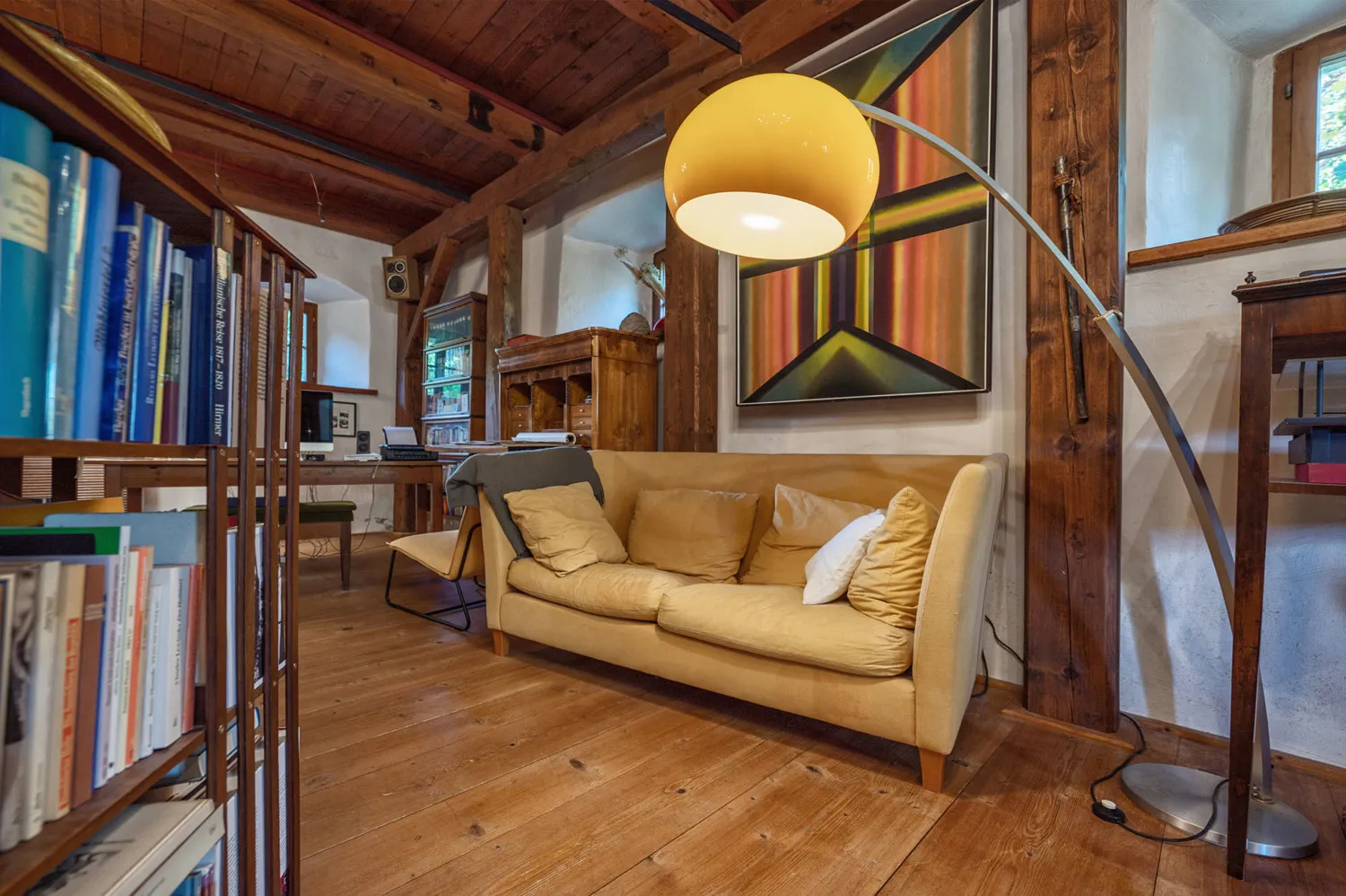 Denkmalgeschütztes Wohnhaus aus dem 18. Jahrhundert, ehemaliges Mühlengebäude in idyllischem Garten